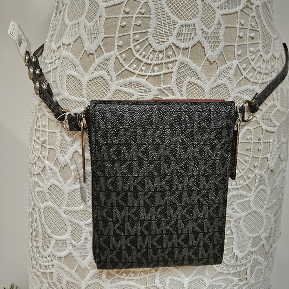 NWT Michael Kors Belt Bag - Picture 9 of 10